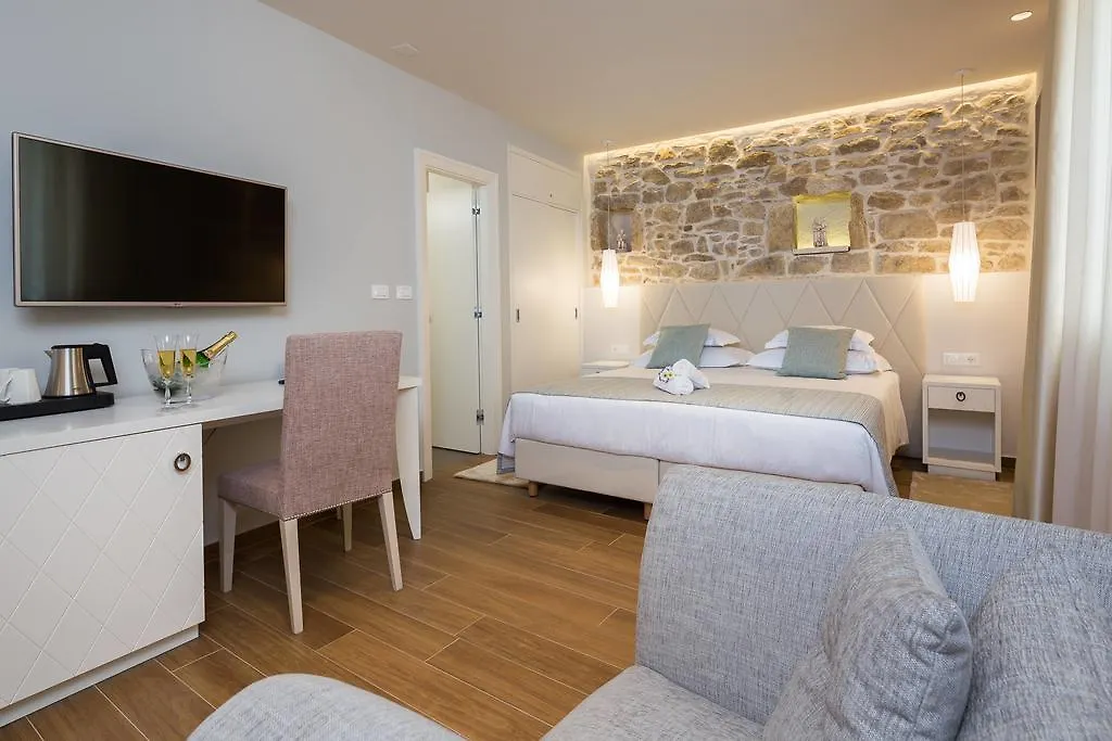 Balatura The Fine Bed&Breakfast Split 4*,